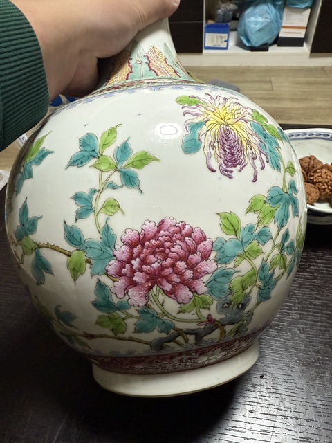 古玩陶瓷民國 粉彩花卉紋賞瓶真品鑒賞圖