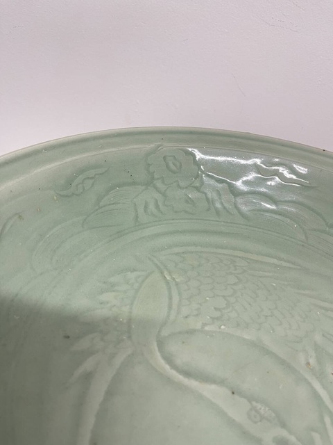 古玩陶瓷明龍泉窯青釉刻花大盤真品鑒賞圖