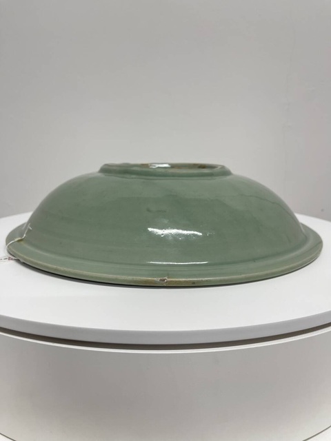 古玩陶瓷明龍泉窯青釉刻花大盤真品鑒賞圖