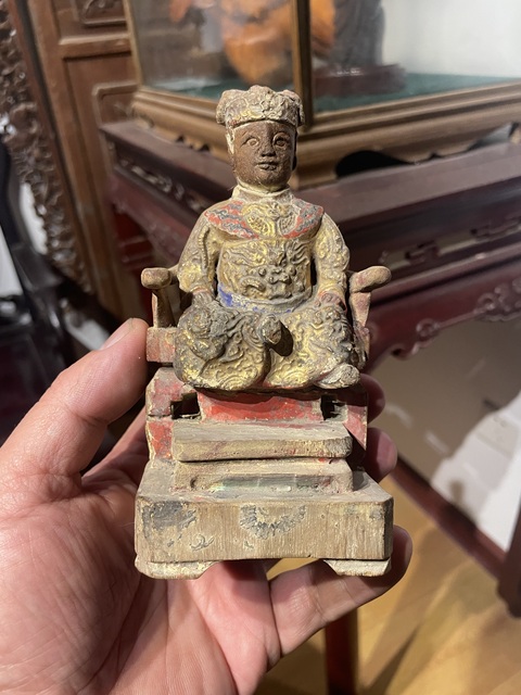 古玩雜項(xiàng)木雕漆金彩繪神像真品鑒賞圖