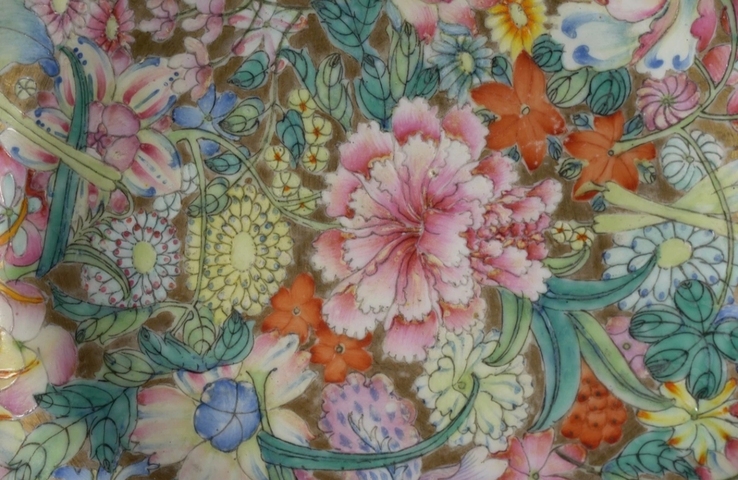 古玩陶瓷百花不落地粉彩盤真品鑒賞圖