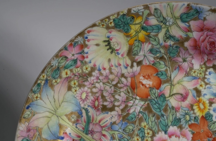 古玩陶瓷百花不落地粉彩盤真品鑒賞圖