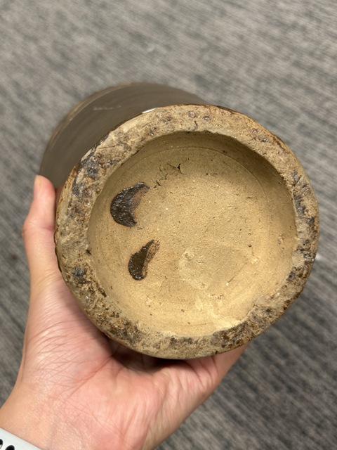 古玩陶瓷茶葉末釉刻花梅瓶真品鑒賞圖