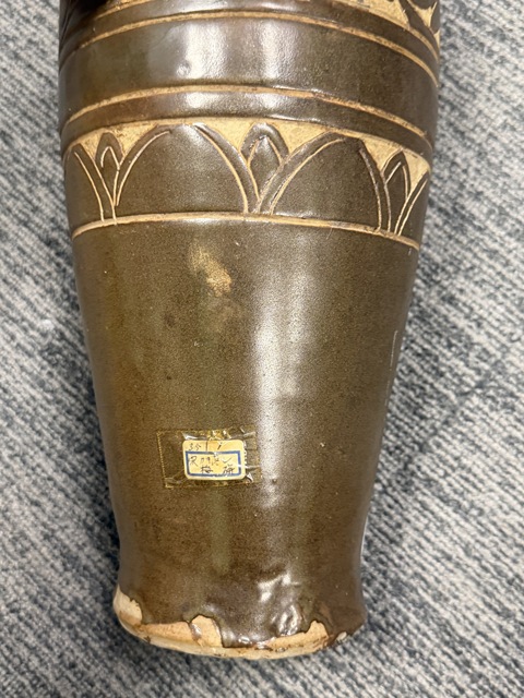 古玩陶瓷茶葉末釉刻花梅瓶真品鑒賞圖