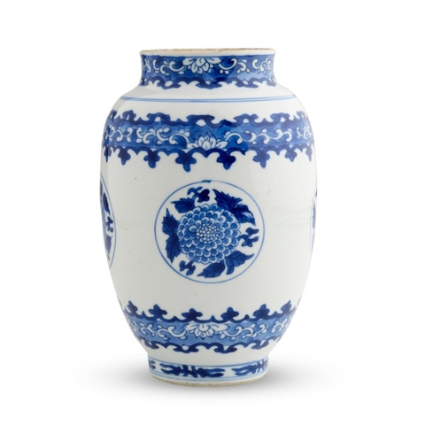 古玩陶瓷青花花卉紋蓮子罐真品鑒賞圖