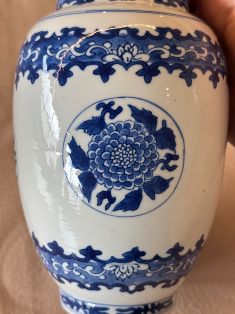 古玩陶瓷青花花卉紋蓮子罐真品鑒賞圖