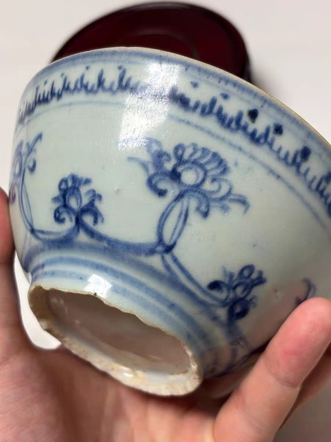 古玩陶瓷青花花卉紋碗真品鑒賞圖