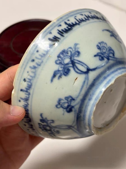 古玩陶瓷青花花卉紋碗真品鑒賞圖