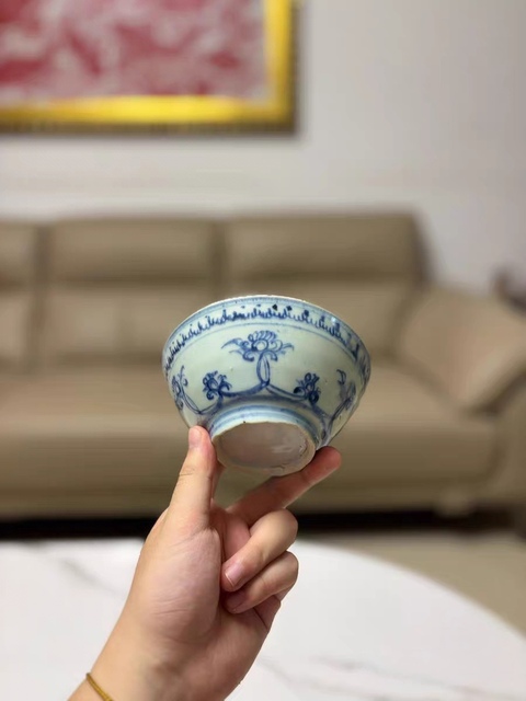 古玩陶瓷青花花卉紋碗真品鑒賞圖
