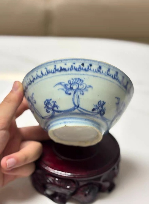 古玩陶瓷青花花卉紋碗真品鑒賞圖