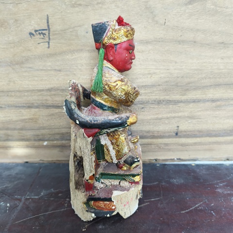 古玩雜項閩南木雕人物拍賣，當前價格280元