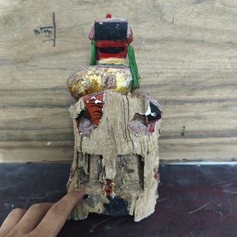 古玩雜項閩南木雕人物拍賣，當前價格280元