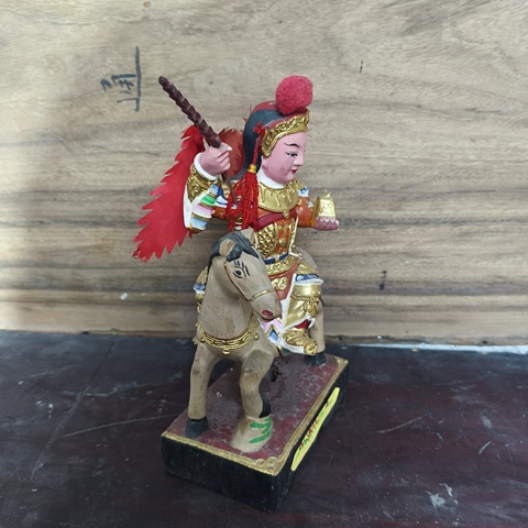 古玩雜項閩南樟木雕騎馬將軍真品鑒賞圖