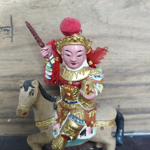 古玩雜項閩南樟木雕騎馬將軍真品鑒賞圖