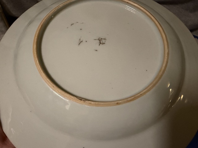 古玩陶瓷粉彩錦雞牡丹花紋盤真品鑒賞圖