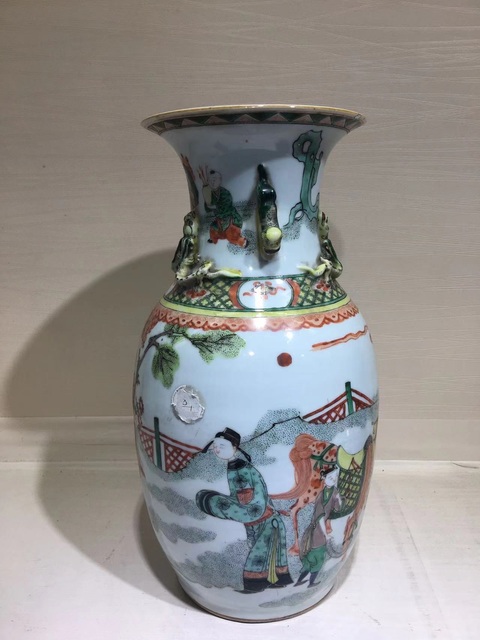 古玩陶瓷人物紋五彩瓶真品鑒賞圖