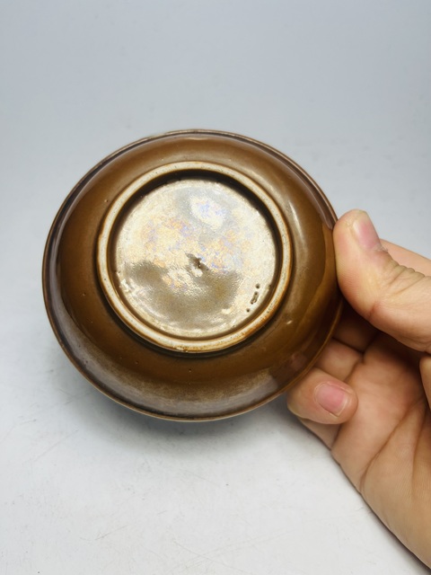 古玩陶瓷外紫金釉內青花八卦紋盤真品鑒賞圖