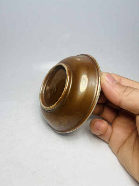 古玩陶瓷外紫金釉內青花八卦紋盤真品鑒賞圖