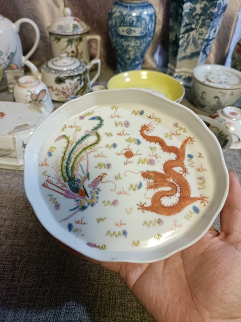 古玩陶瓷粉彩龍鳳紋茶盤真品鑒賞圖