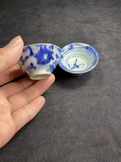 古玩陶瓷清，乾嘉花卉紋青花小酒盅拍賣，當前價格188元