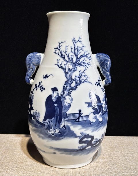 古玩陶瓷攜琴訪友人物故事紋象耳尊真品鑒賞圖