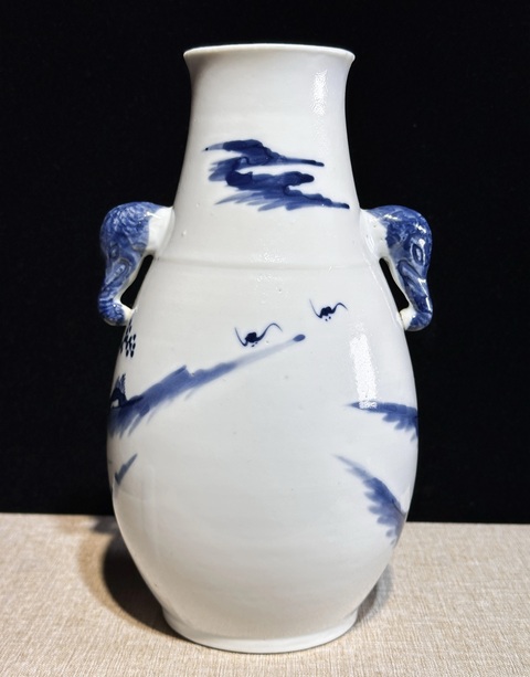 古玩陶瓷攜琴訪友人物故事紋象耳尊真品鑒賞圖