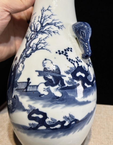 古玩陶瓷攜琴訪友人物故事紋象耳尊真品鑒賞圖