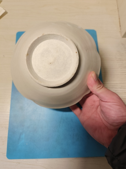 古玩陶瓷宣州窯白釉葵口盤真品鑒賞圖