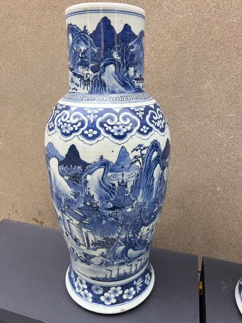 古玩陶瓷青化山水瓶真品鑒賞圖