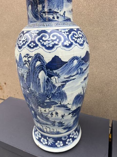 古玩陶瓷青化山水瓶真品鑒賞圖