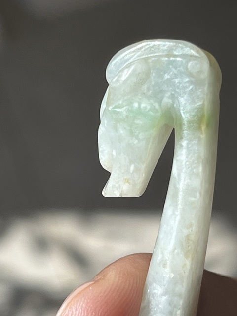 古玩玉器翡翠雕“龍首帶鉤”真品鑒賞圖