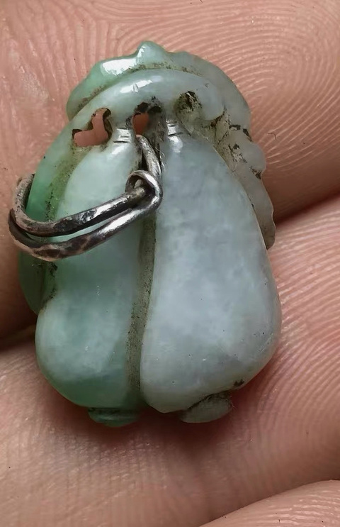 古玩玉器翡翠雕“瓜果墜”真品鑒賞圖