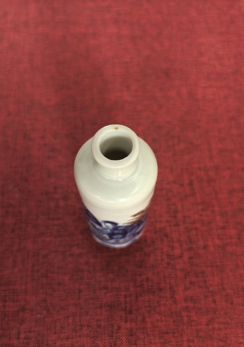 古玩陶瓷青花釉里紅人物紋鼻煙壺真品鑒賞圖