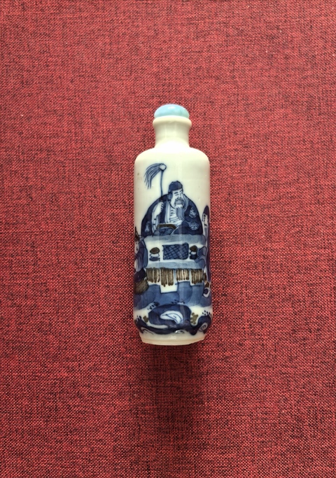 古玩陶瓷青花釉里紅人物紋鼻煙壺真品鑒賞圖