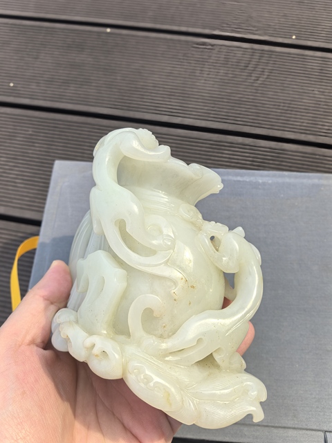 古玩玉器螭龍獻寶（財）和田白玉水盂真品鑒賞圖