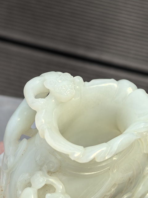 古玩玉器螭龍獻寶（財）和田白玉水盂真品鑒賞圖