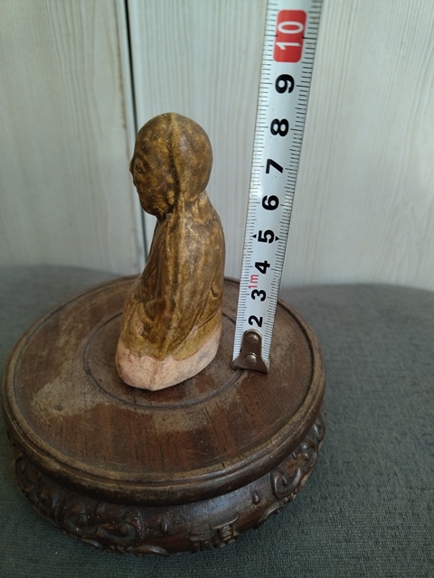 古玩陶瓷黃釉塑像拍賣，當前價格1500元