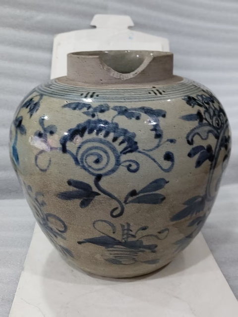 古玩陶瓷青花花卉紋罐真品鑒賞圖