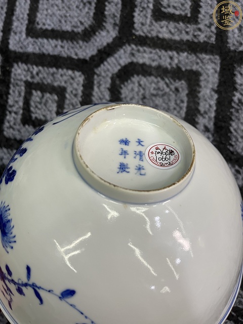古玩陶瓷青花花卉紋碗真品鑒賞圖