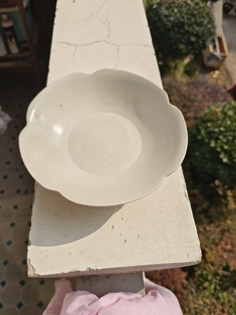 古玩陶瓷五代邢窯五花口白釉碗真品鑒賞圖