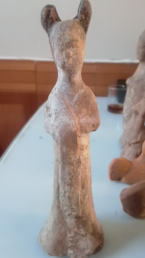 古玩陶瓷仕女陶俑真品鑒賞圖