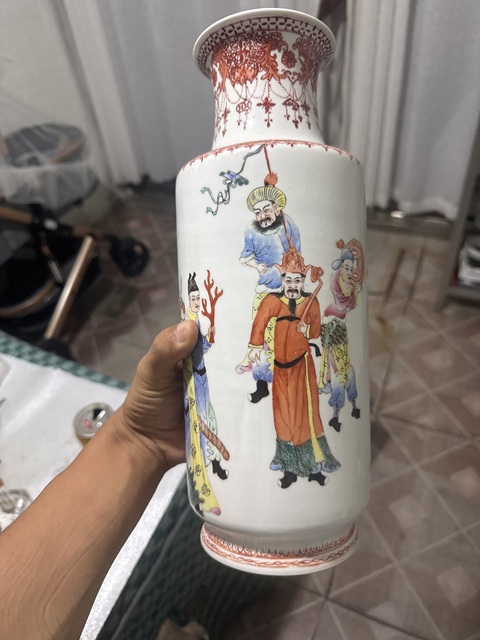 古玩陶瓷粉彩八蠻進寶人物故事紋棒槌瓶真品鑒賞圖