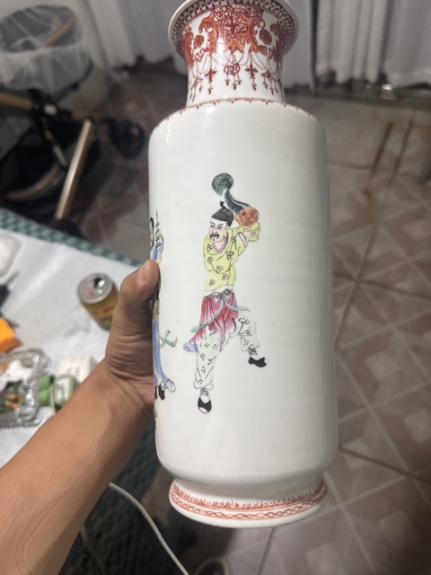 古玩陶瓷粉彩八蠻進寶人物故事紋棒槌瓶真品鑒賞圖