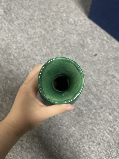 古玩陶瓷綠釉青花人物紋撇口瓶真品鑒賞圖