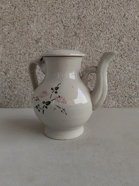 古玩陶瓷釉下彩繪花卉紋茶壺拍賣，當前價格680元