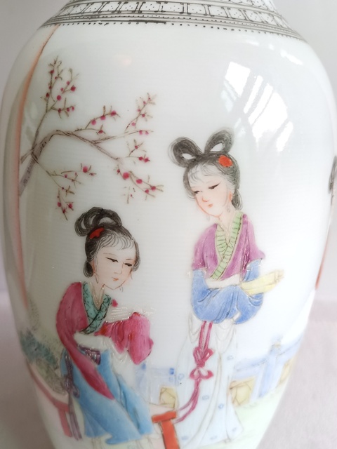 古玩陶瓷粉彩仕女人物紋瓶真品鑒賞圖