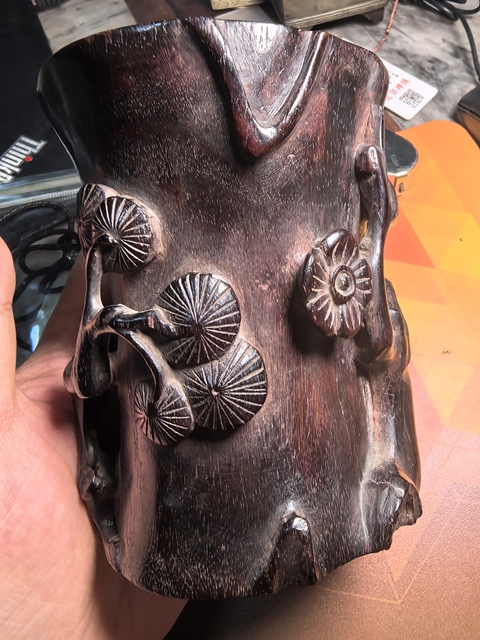 古玩雜項創匯·紫檀雕松梅紋筆筒 真品鑒賞圖