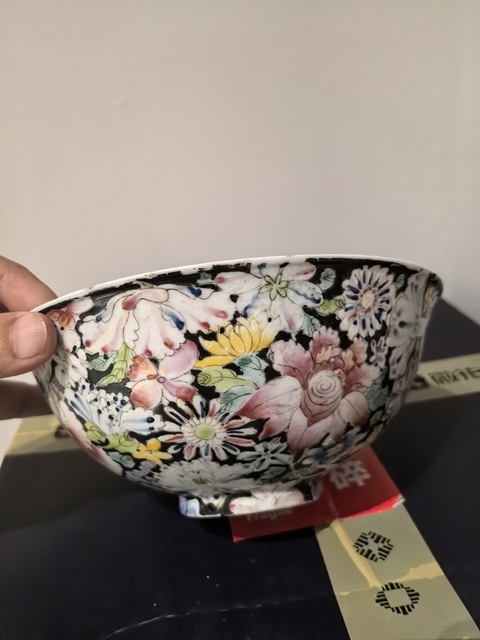 古玩陶瓷墨地百花不落地粉彩大碗拍賣，當(dāng)前價(jià)格2899元