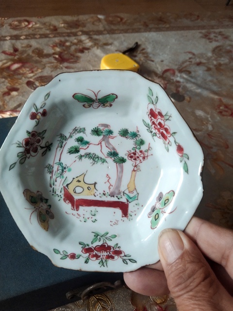 古玩陶瓷花蝶紋青花五彩盤真品鑒賞圖