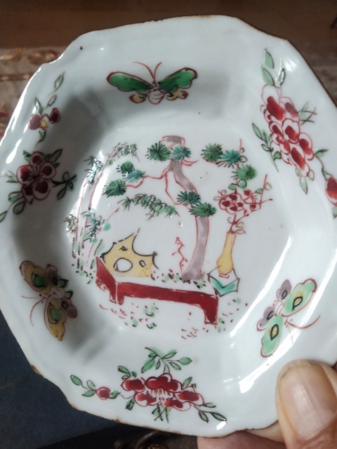 古玩陶瓷花蝶紋青花五彩盤真品鑒賞圖